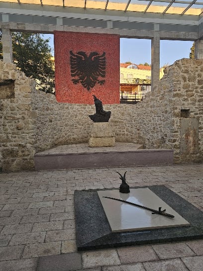 Varri i Skënderbeut (Memoriali i Skënderbeut)
