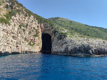 Shpella e Haxhi Aliut